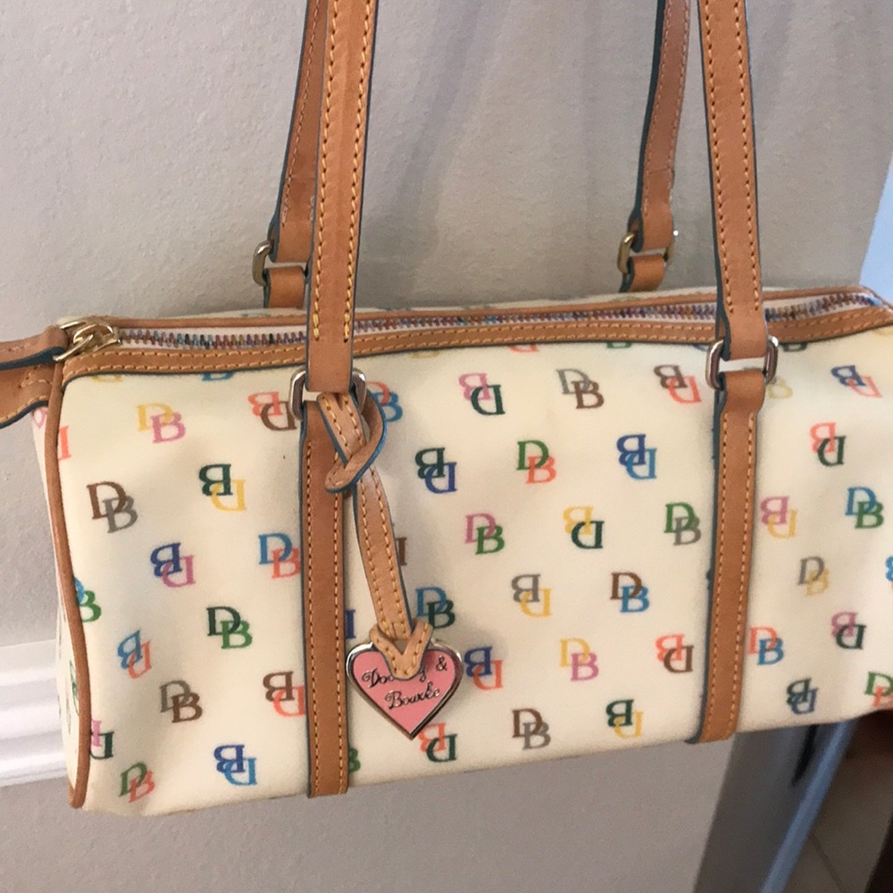 EUC Dooney & Bourke handbag. Immaculate!